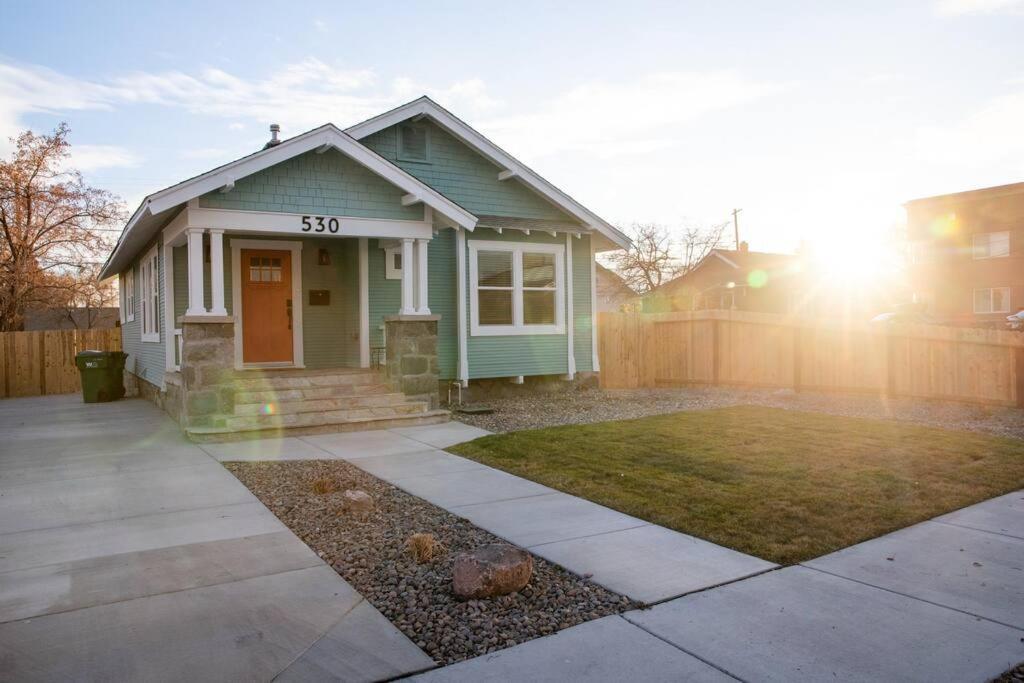 Reno'S Biggest Little House - Cozy Home Theatre Extérieur photo